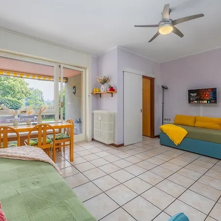 Apartment Immerso Nella Natura A Due Passi Dal Maggiore
