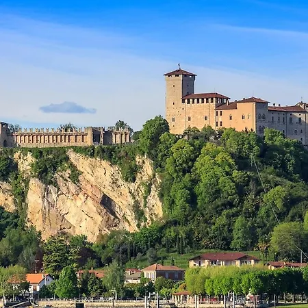 Immerso Nella Natura A Due Passi Dal Maggiore Апартаменты *