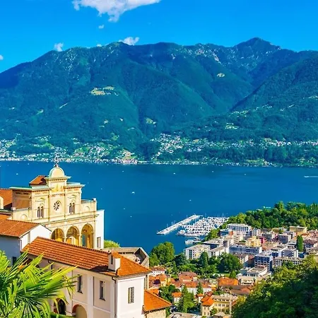 Immerso Nella Natura A Due Passi Dal Maggiore Apartment *