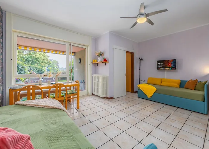 Apartment Immerso Nella Natura A Due Passi Dal Maggiore