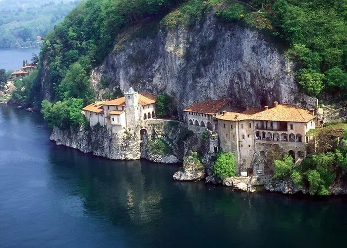 Immerso Nella Natura A Due Passi Dal Maggiore Apartment