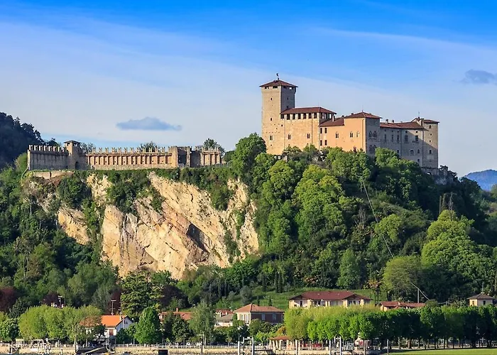 Immerso Nella Natura A Due Passi Dal Maggiore 아파트 *