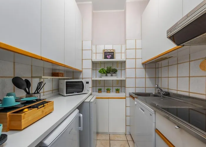 Immerso Nella Natura A Due Passi Dal Maggiore Lägenhet