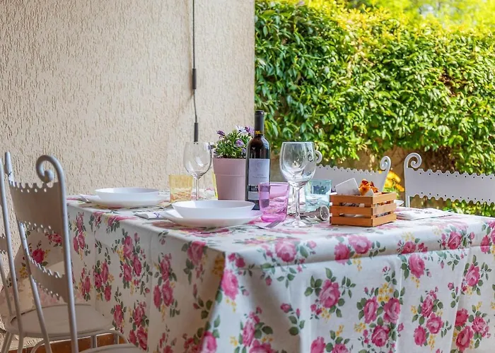 Immerso Nella Natura A Due Passi Dal Maggiore Apartment