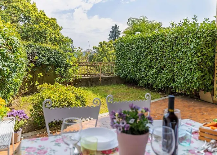 Immerso Nella Natura A Due Passi Dal Maggiore Apartment *